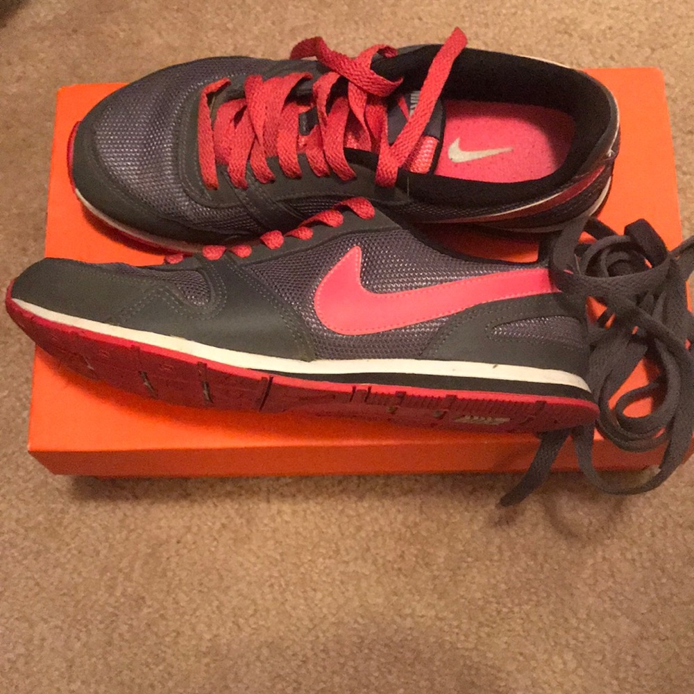 👠Nike sneakers